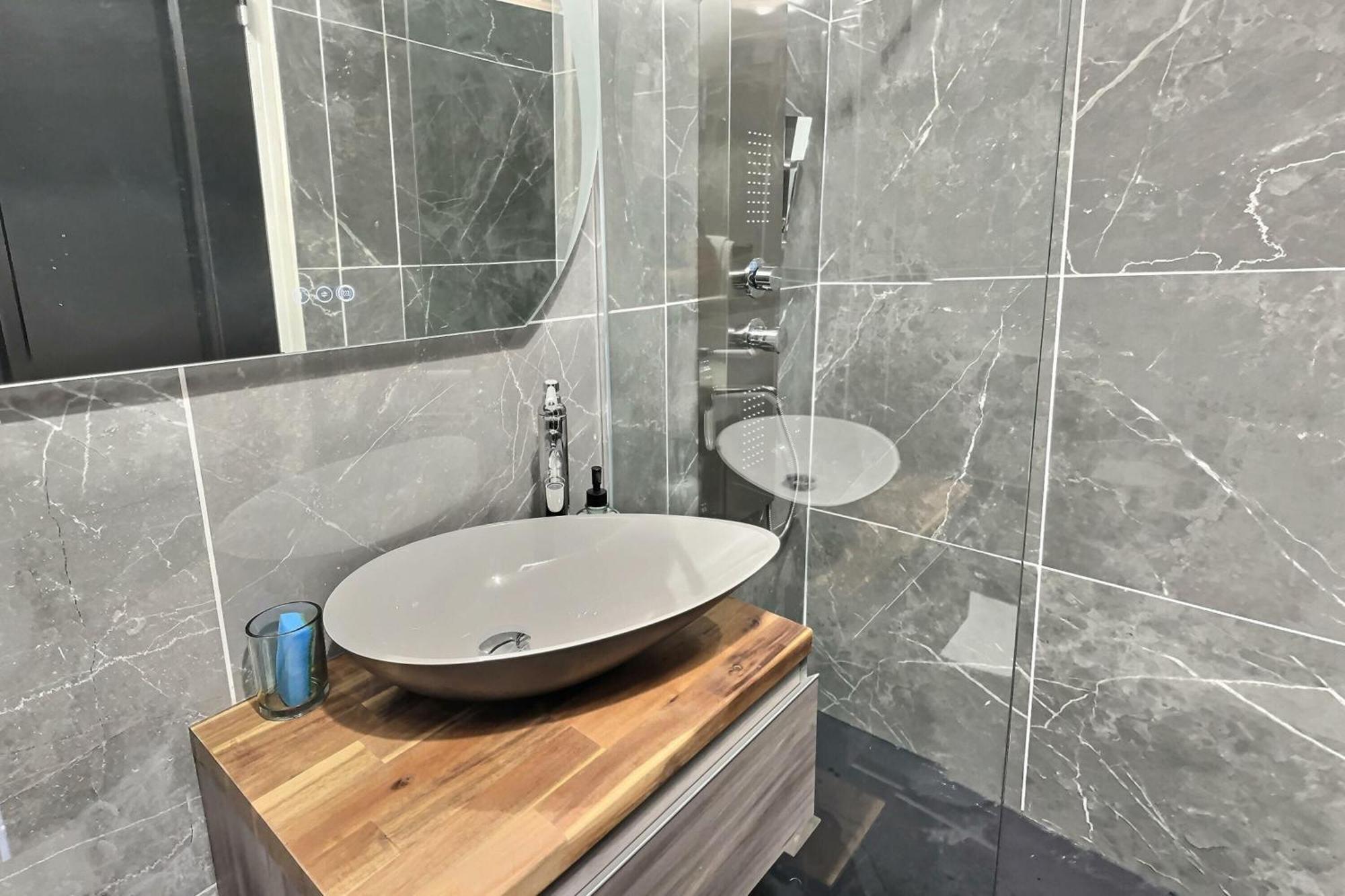 Appartement De Charme Avec Balcon Au Pied Des Commerces Beziers Ngoại thất bức ảnh
