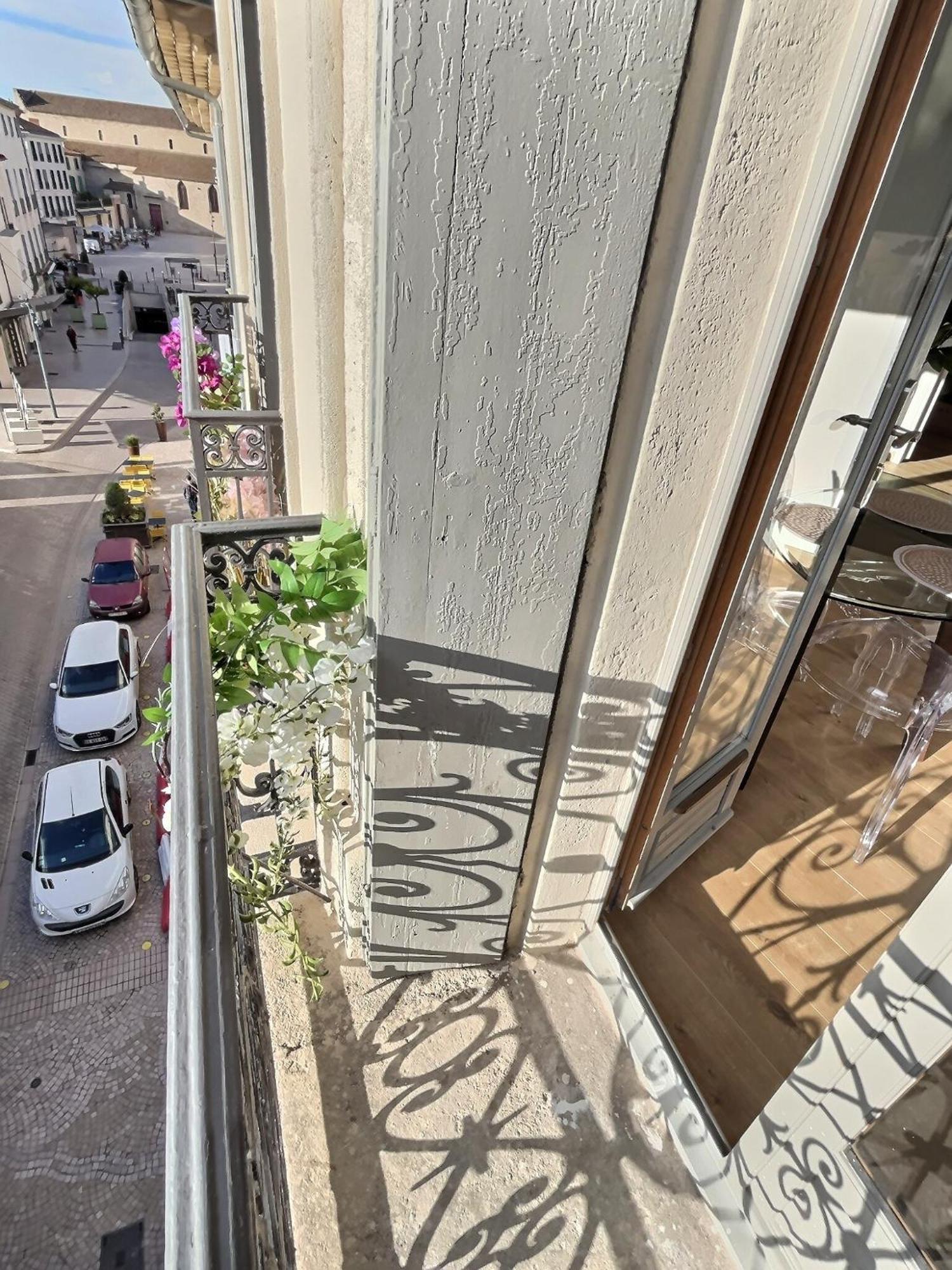 Appartement De Charme Avec Balcon Au Pied Des Commerces Beziers Ngoại thất bức ảnh